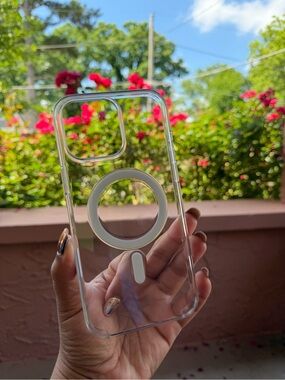 Apple Clear MagSafe Case for iPhone 16 Pro Max